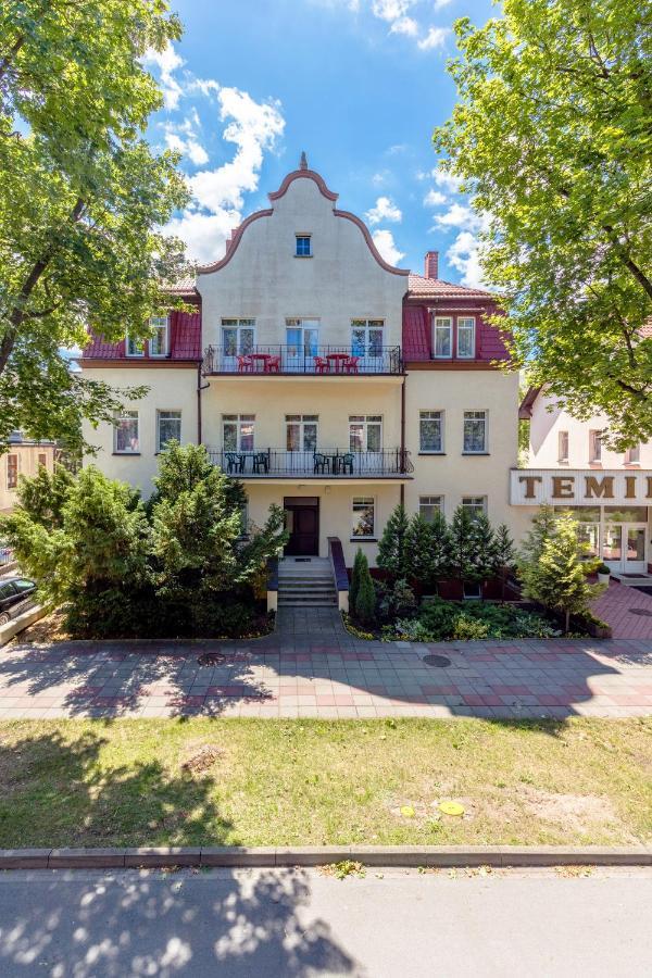 Hotel Osrodek Wczasowy Temida Swinemünde Exterior foto
